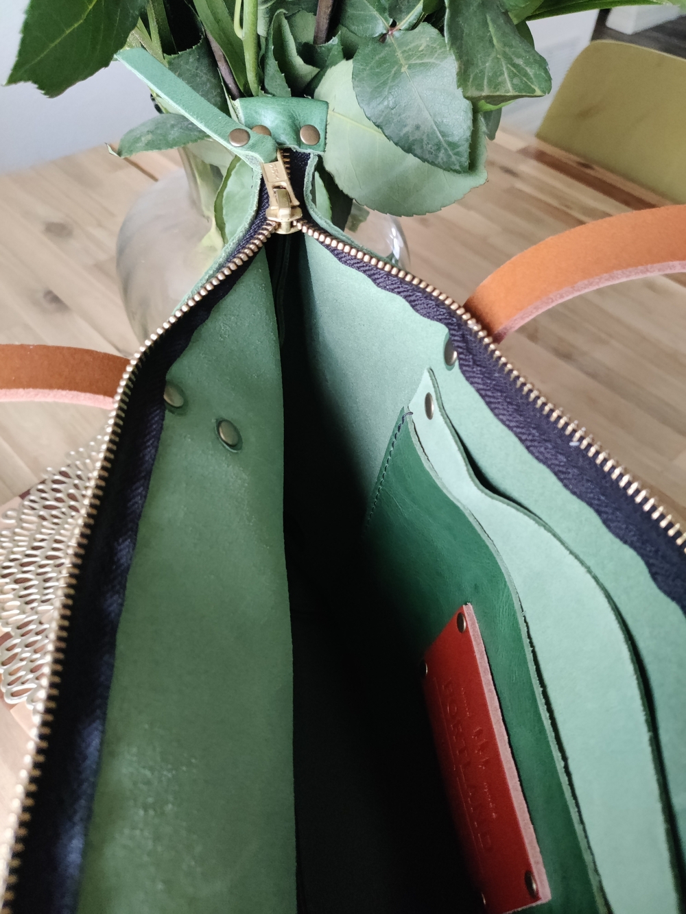 Portland Leather Medium Zipper Tote 🤠🌿 - Picture 16 of 16